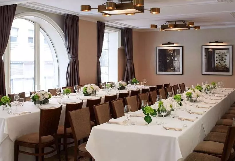 هتل The Benjamin Royal Sonesta New York