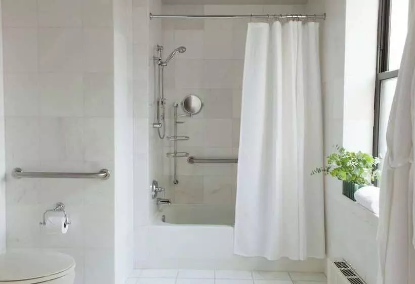 هتل The Benjamin Royal Sonesta New York