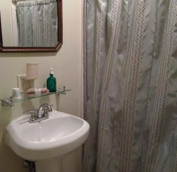 Aamiaismajoitus (B&B) Couture Farm At Millstone Hill