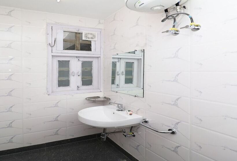 هتل Mehtab Regency By Oyo Rooms