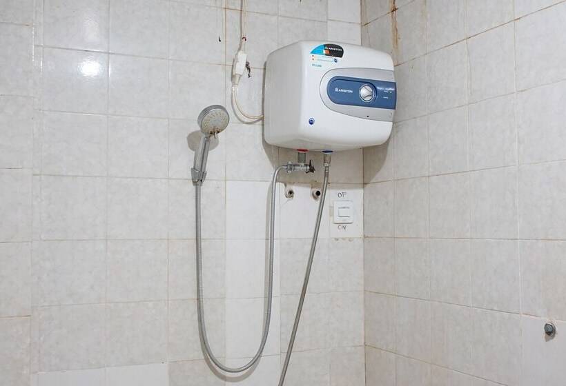 בית מלון כפרי Oyo 1333 Wisata