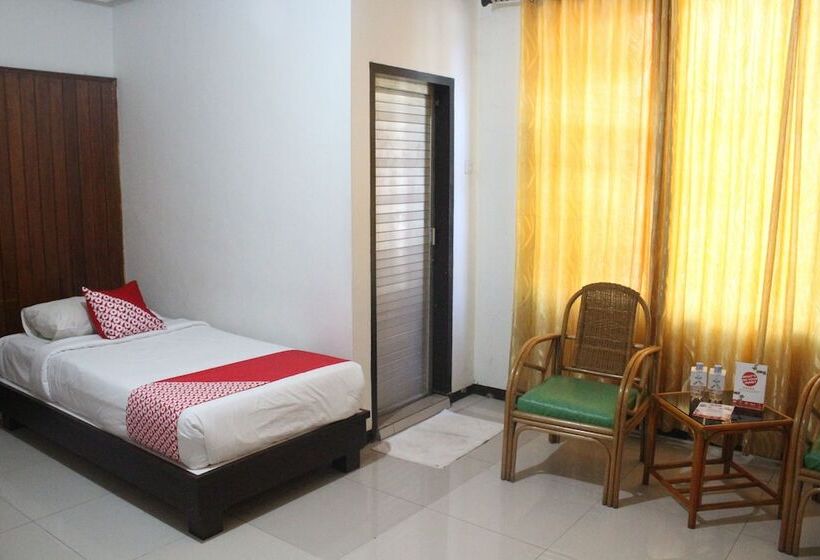 בית מלון כפרי Oyo 1333 Wisata