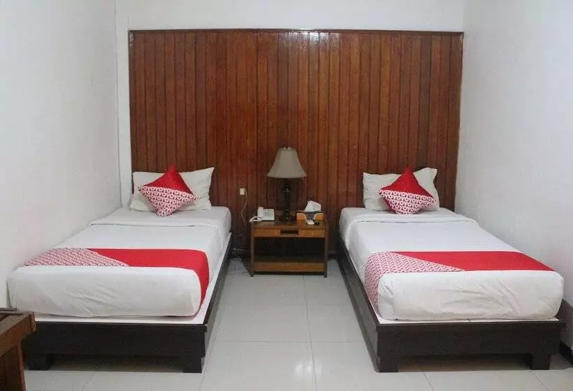 ホテル Oyo 1333 Wisata