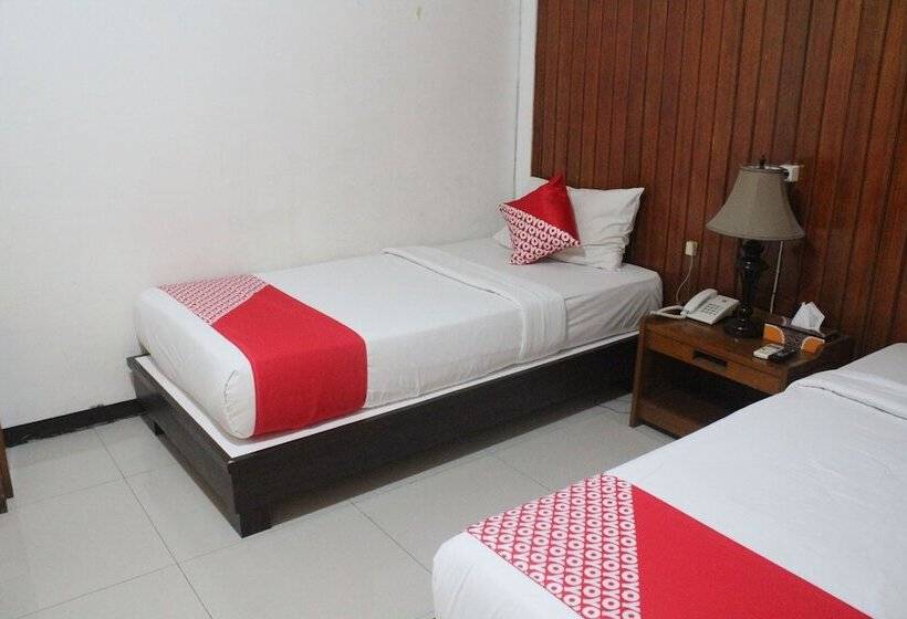 בית מלון כפרי Oyo 1333 Wisata