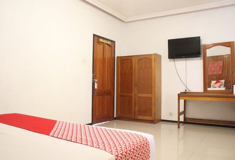 בית מלון כפרי Oyo 1333 Wisata