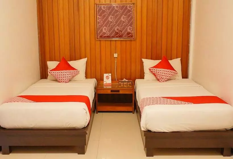 ホテル Oyo 1333 Wisata