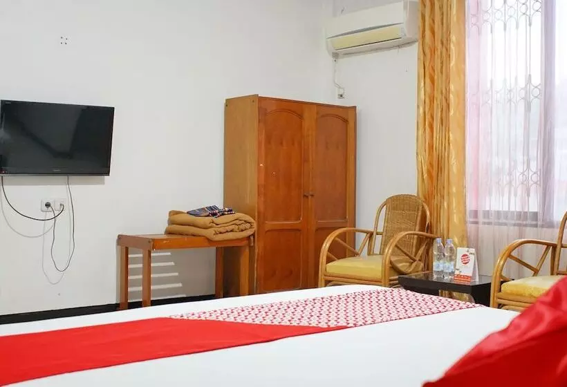 ホテル Oyo 1333 Wisata