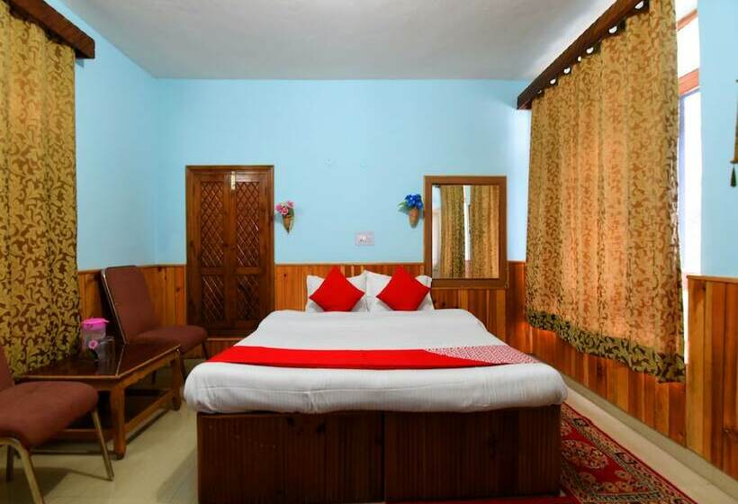 Oyo 13732 Home Cozy Near Mall Aleo Manali