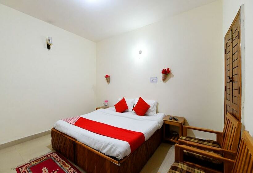 Oyo 13732 Home Cozy Near Mall Aleo Manali