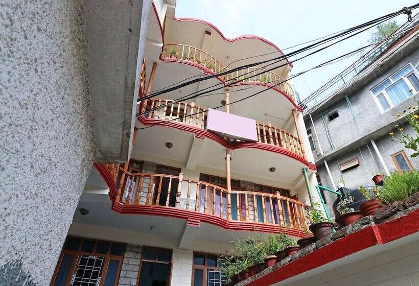 Oyo 13732 Home Cozy Near Mall Aleo Manali