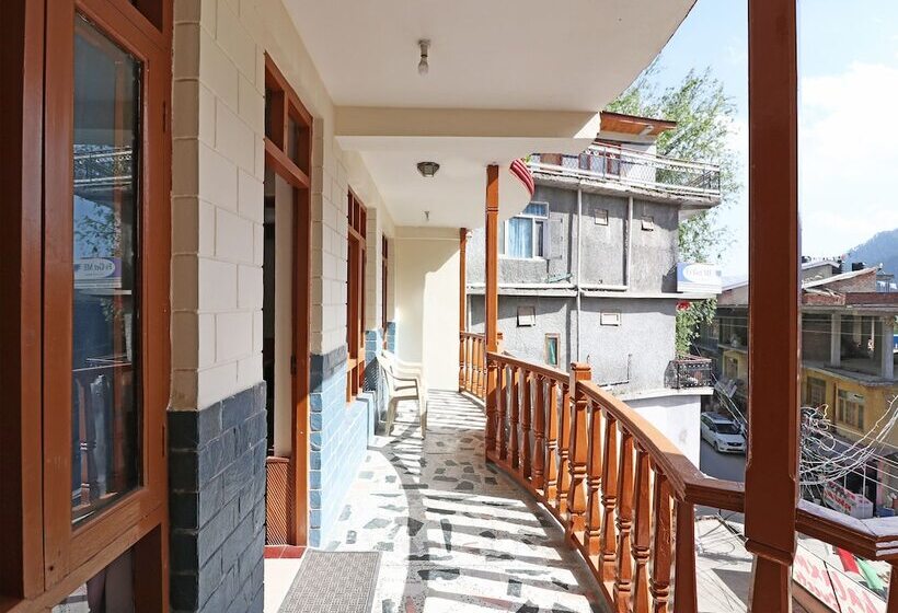 Oyo 13732 Home Cozy Near Mall Aleo Manali