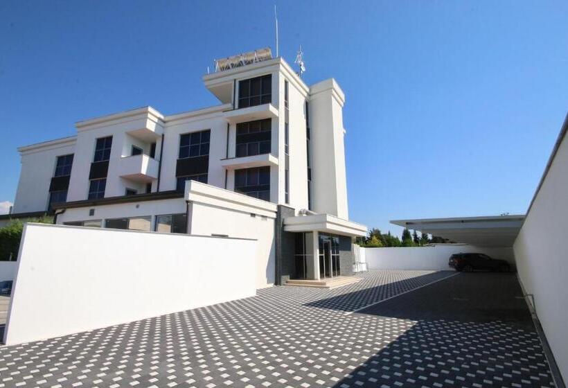 בית מלון כפרי Eljos