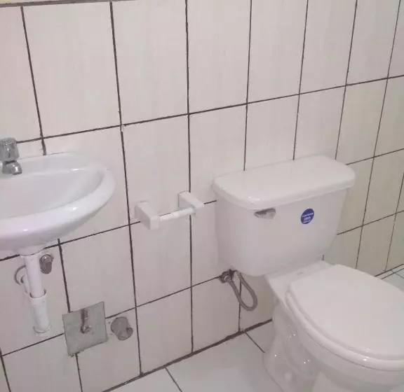 هتل Hostal Ukumari Andino