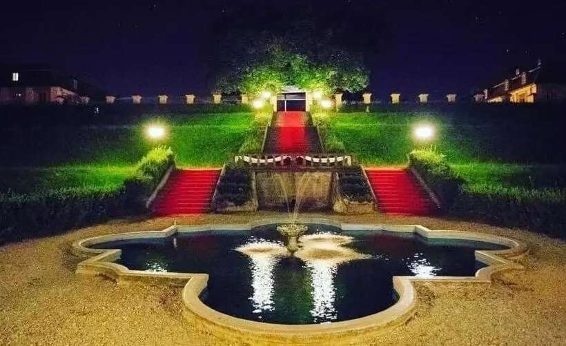 Aamiaismajoitus (B&B) Vila Rozalia Garden Gate