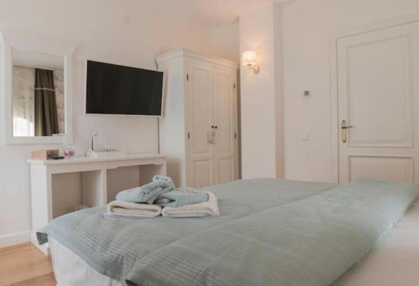 مبيت وإفطار Vila Rozalia Garden Gate