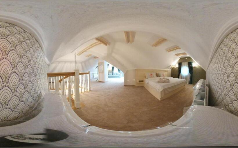 مبيت وإفطار Vila Rozalia Garden Gate