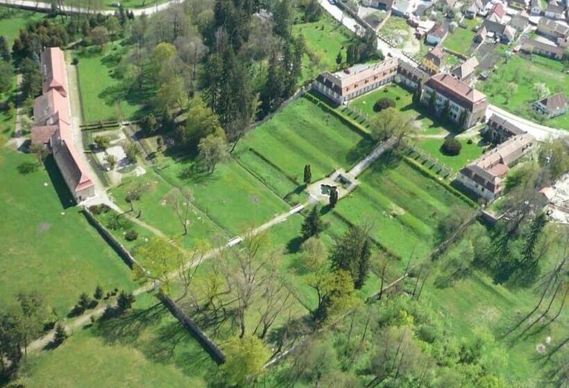 مبيت وإفطار Vila Rozalia Garden Gate