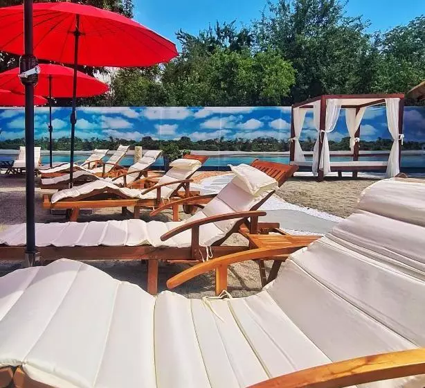 Aamiaismajoitus (B&B) Vila Rozalia Garden Gate