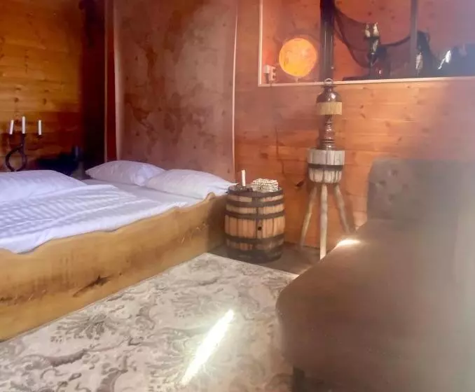 Aamiaismajoitus (B&B) Vila Rozalia Garden Gate