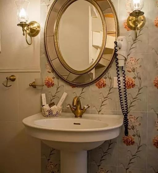 Aamiaismajoitus (B&B) Vila Rozalia Garden Gate