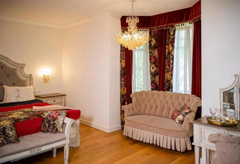 مبيت وإفطار Vila Rozalia Garden Gate