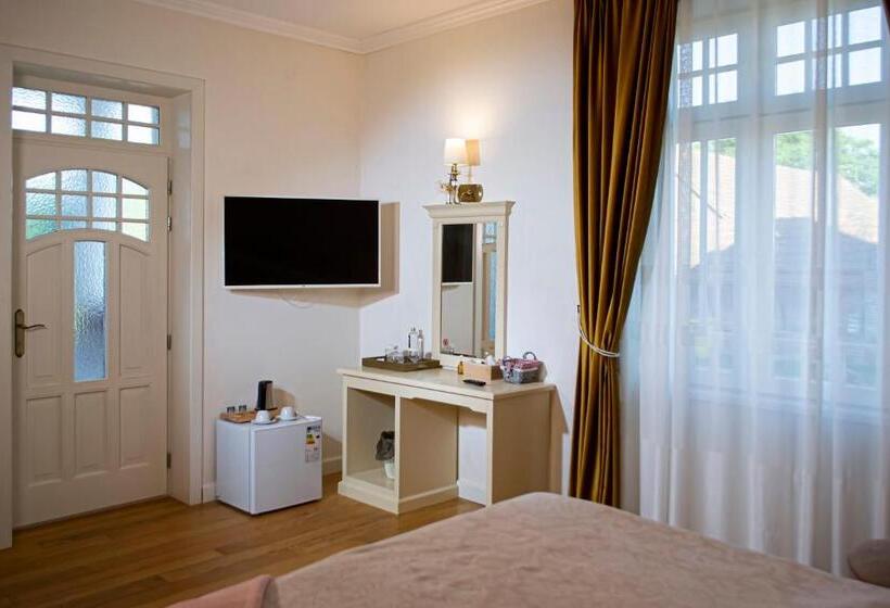 مبيت وإفطار Vila Rozalia Garden Gate