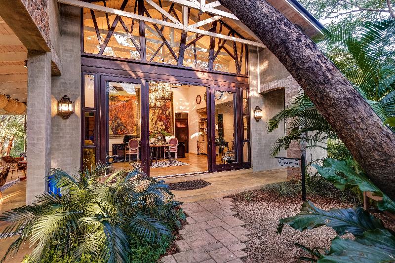 Mbano Manor Hotel Victoria Falls By Mantis