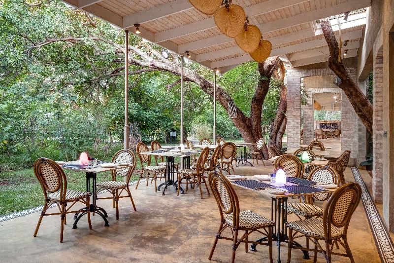 Mbano Manor Hotel Victoria Falls By Mantis