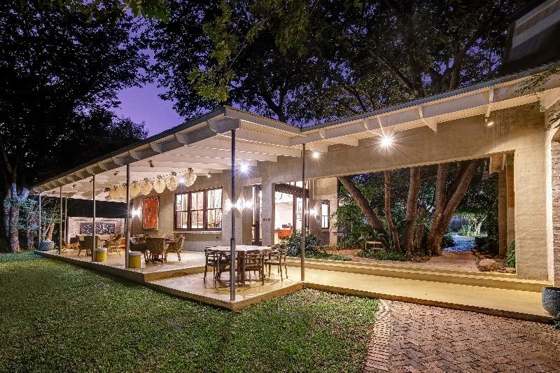 Mbano Manor Hotel Victoria Falls By Mantis