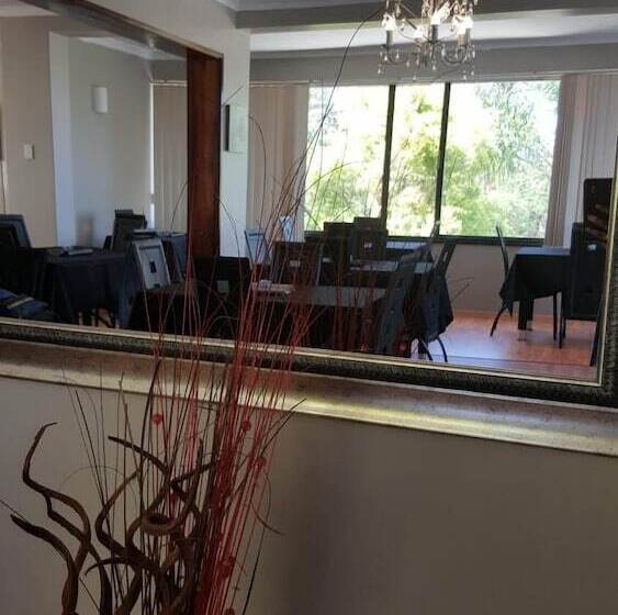 بنسيون Luxury Heights Guesthouse  Pool Under Renovation