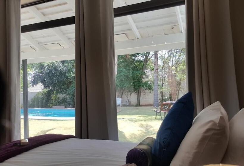 بنسيون Luxury Heights Guesthouse  Pool Under Renovation