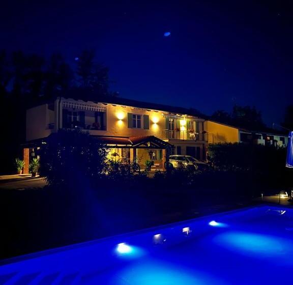 مبيت وإفطار Cascina Il Volo