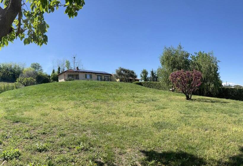 مبيت وإفطار Cascina Il Volo