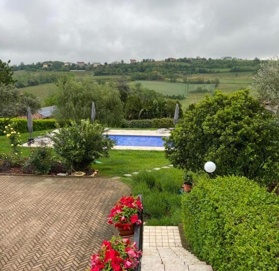 مبيت وإفطار Cascina Il Volo