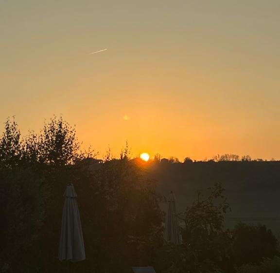 مبيت وإفطار Cascina Il Volo