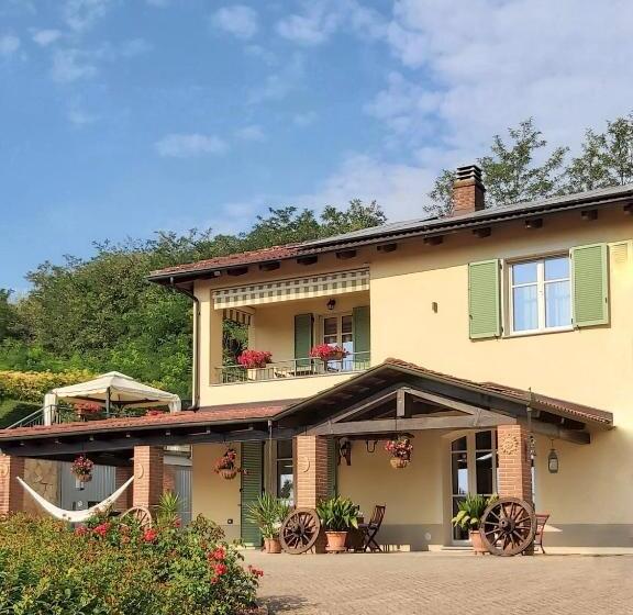 مبيت وإفطار Cascina Il Volo