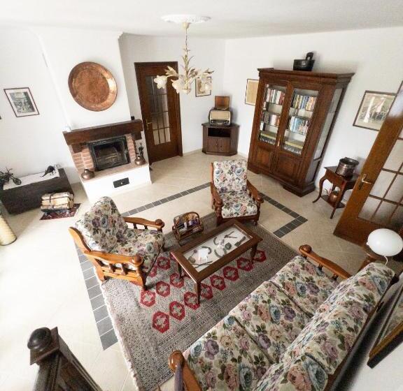 مبيت وإفطار Cascina Il Volo