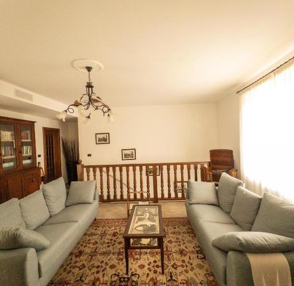 مبيت وإفطار Cascina Il Volo