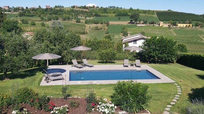 مبيت وإفطار Cascina Il Volo