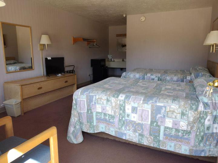 מוטל Prospector Inn