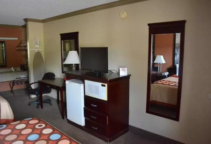 Hotelli Hill Country Inn And Suite