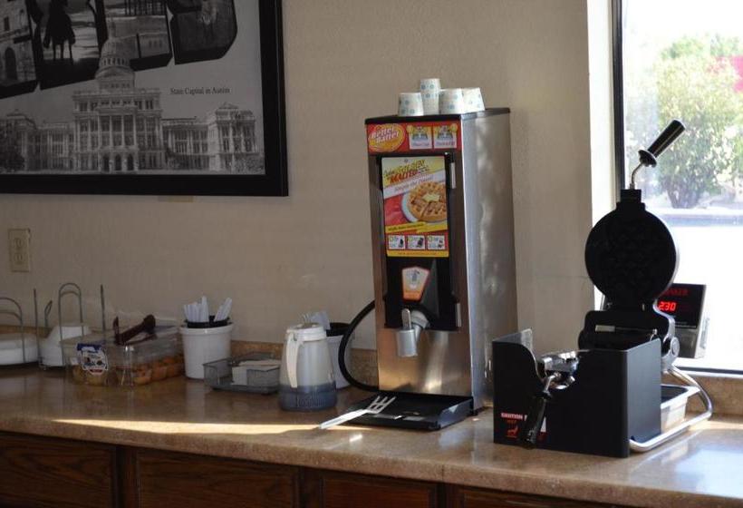 فندق Hill Country Inn And Suite