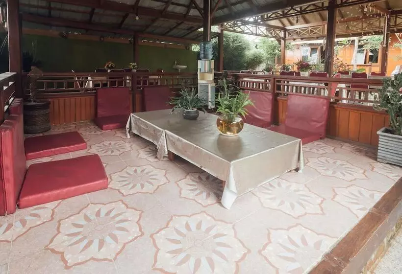 هتل Oyo 1300 Crecia Residence