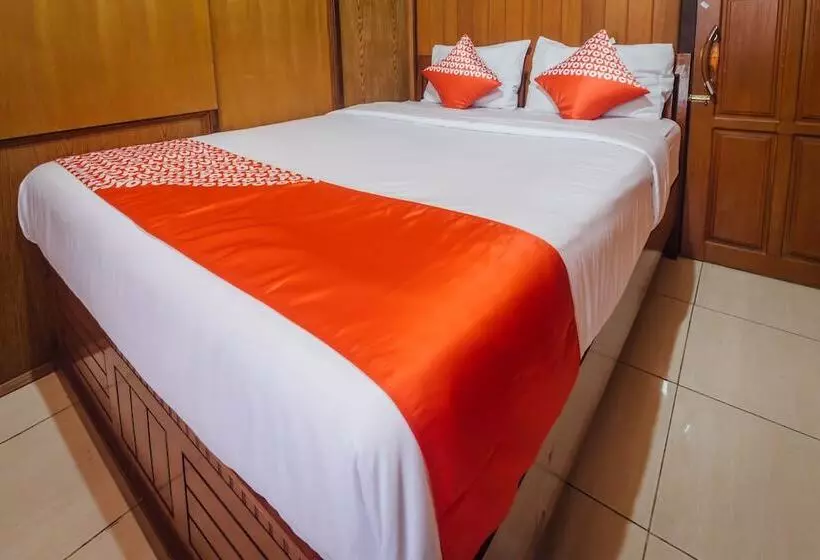هتل Oyo 1300 Crecia Residence