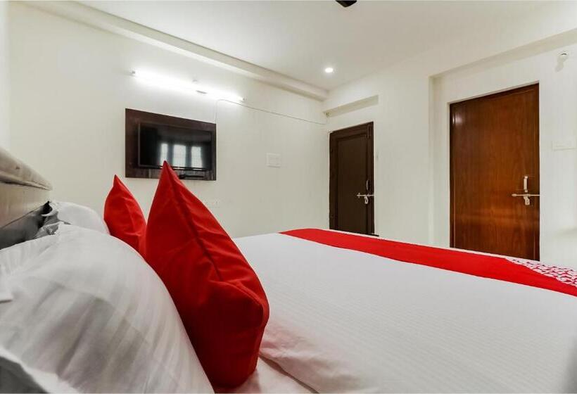هتل Oyo 46726 Victory Grand