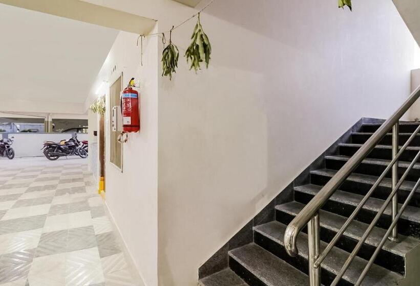 هتل Oyo 46726 Victory Grand