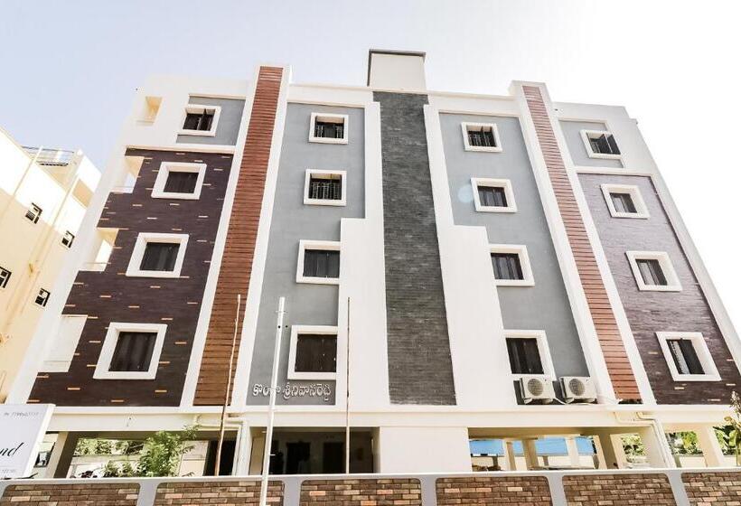 هتل Oyo 46726 Victory Grand