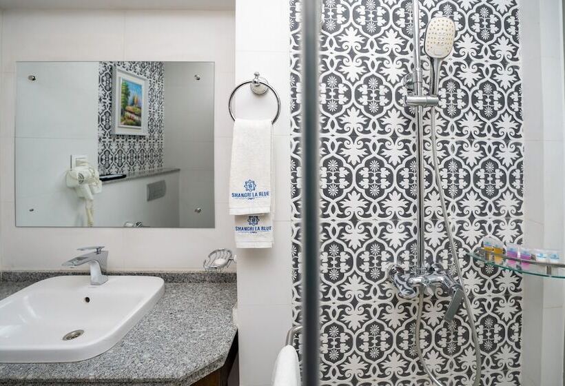 هتل Shangrila Blu