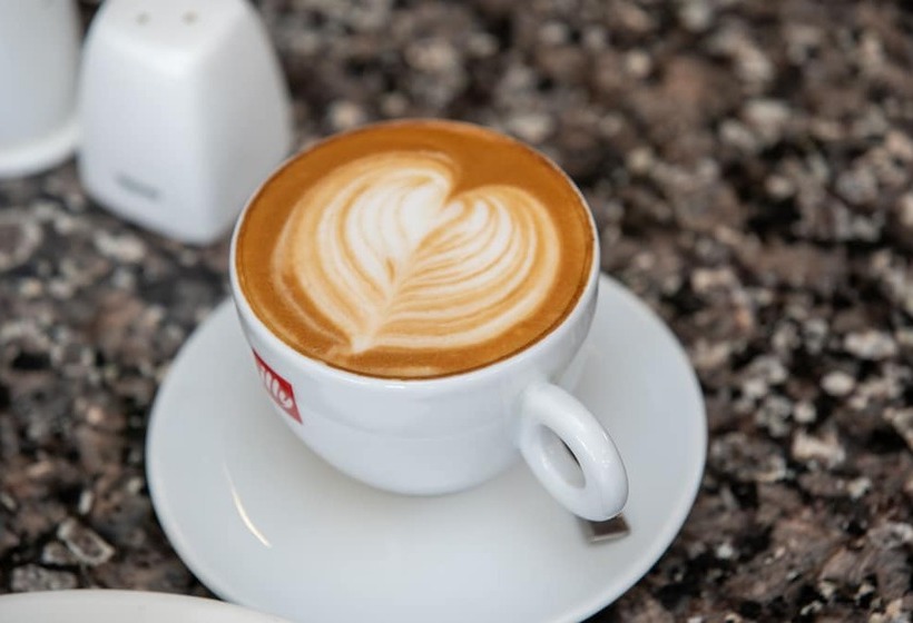 هتل Shangrila Blu