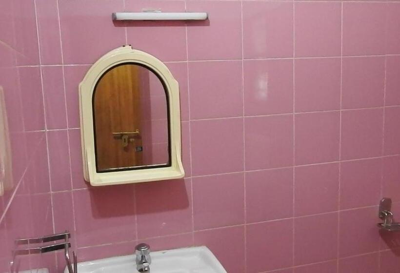 Bed & Breakfast Kadalamma Beach Homestay